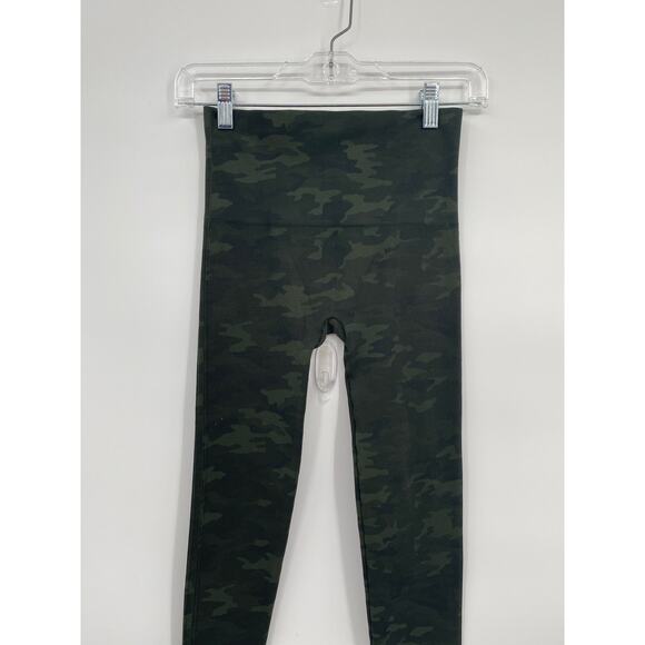 Spanx Seamless Shaping Leggings Green Camo Women's Small - Picture 2 of 9
